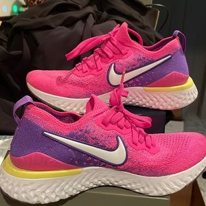 Nike React size 7 hot pink